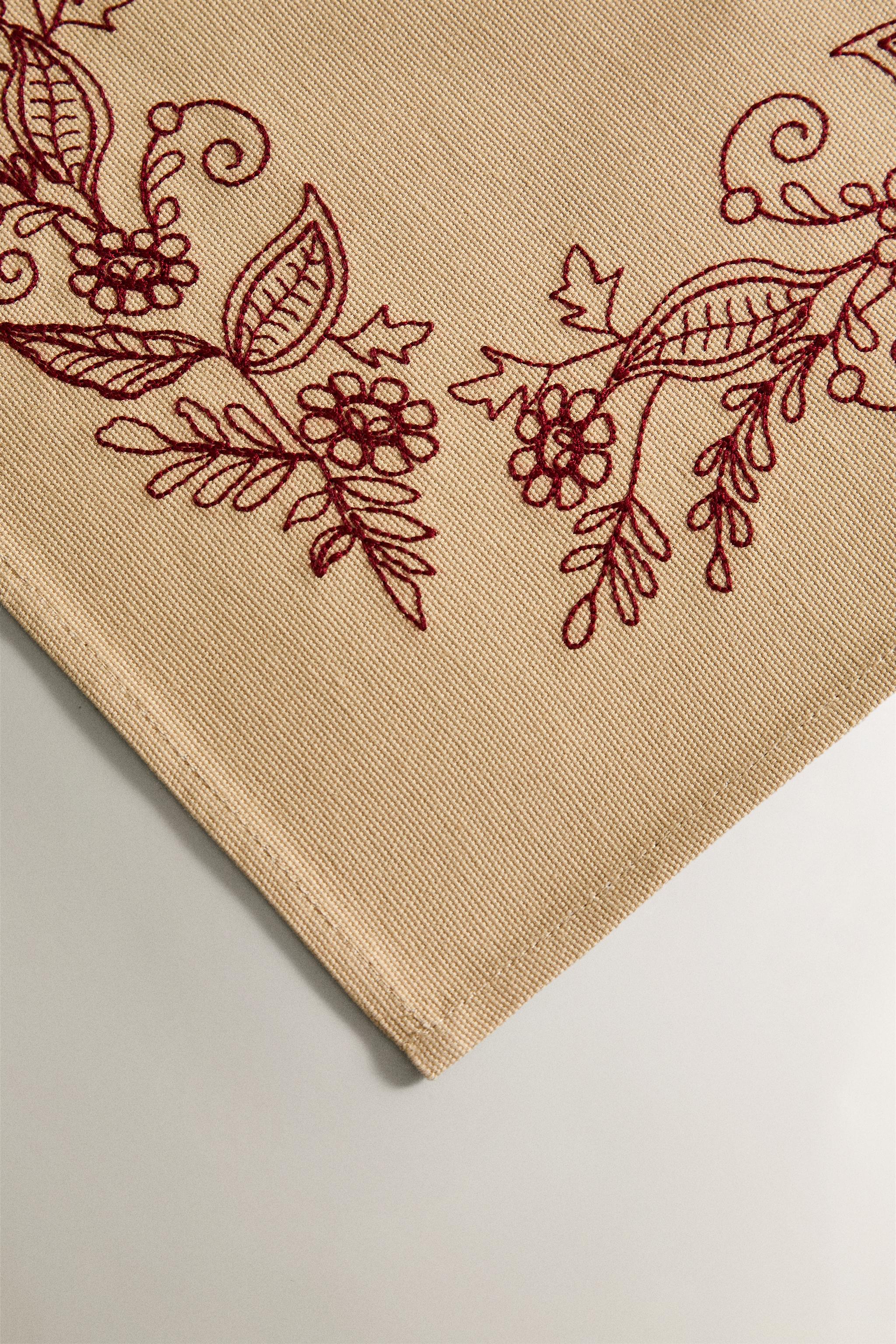EMBROIDERED CHRISTMAS PLACEMAT WITH BRANCH DESIGN